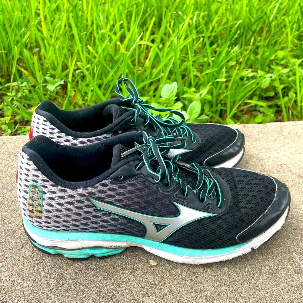 Mizuno Wave Rider 18 Sneakers Womens Size W11 Black Teal White Low Top Lace Up